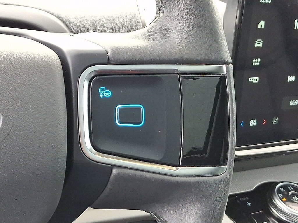 Certified 2025 Ford Expedition Active AWD/4WD image 25
