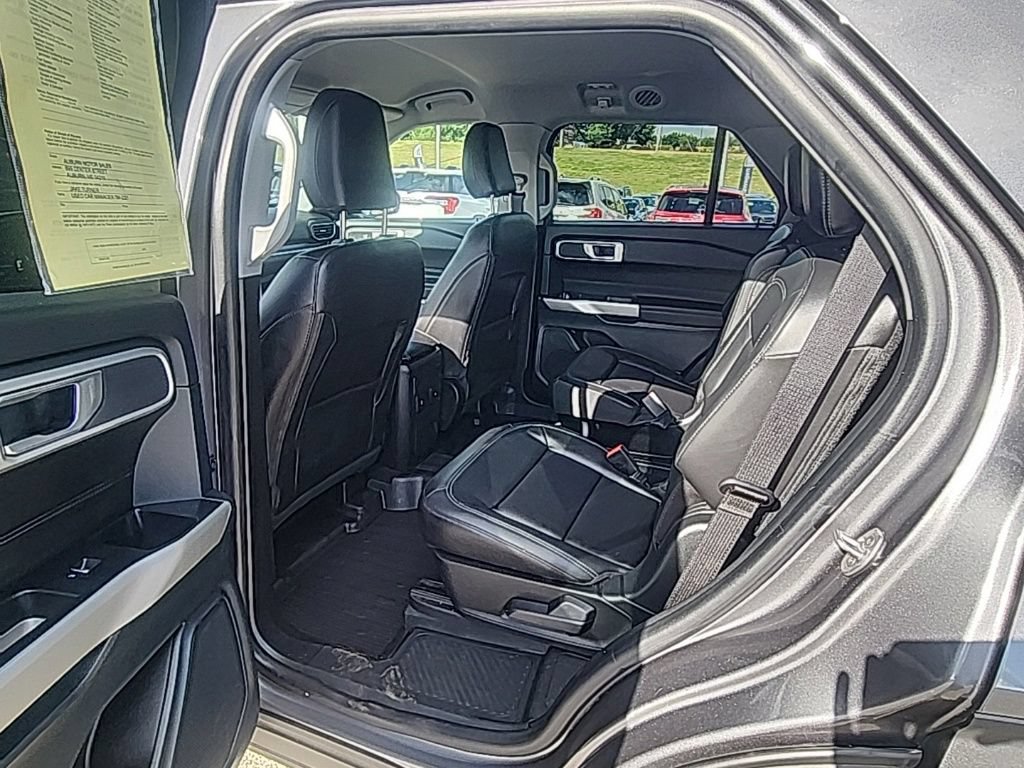 Certified 2023 Ford Explorer XLT w/ Equipment Group 202A AWD/4WD image 11