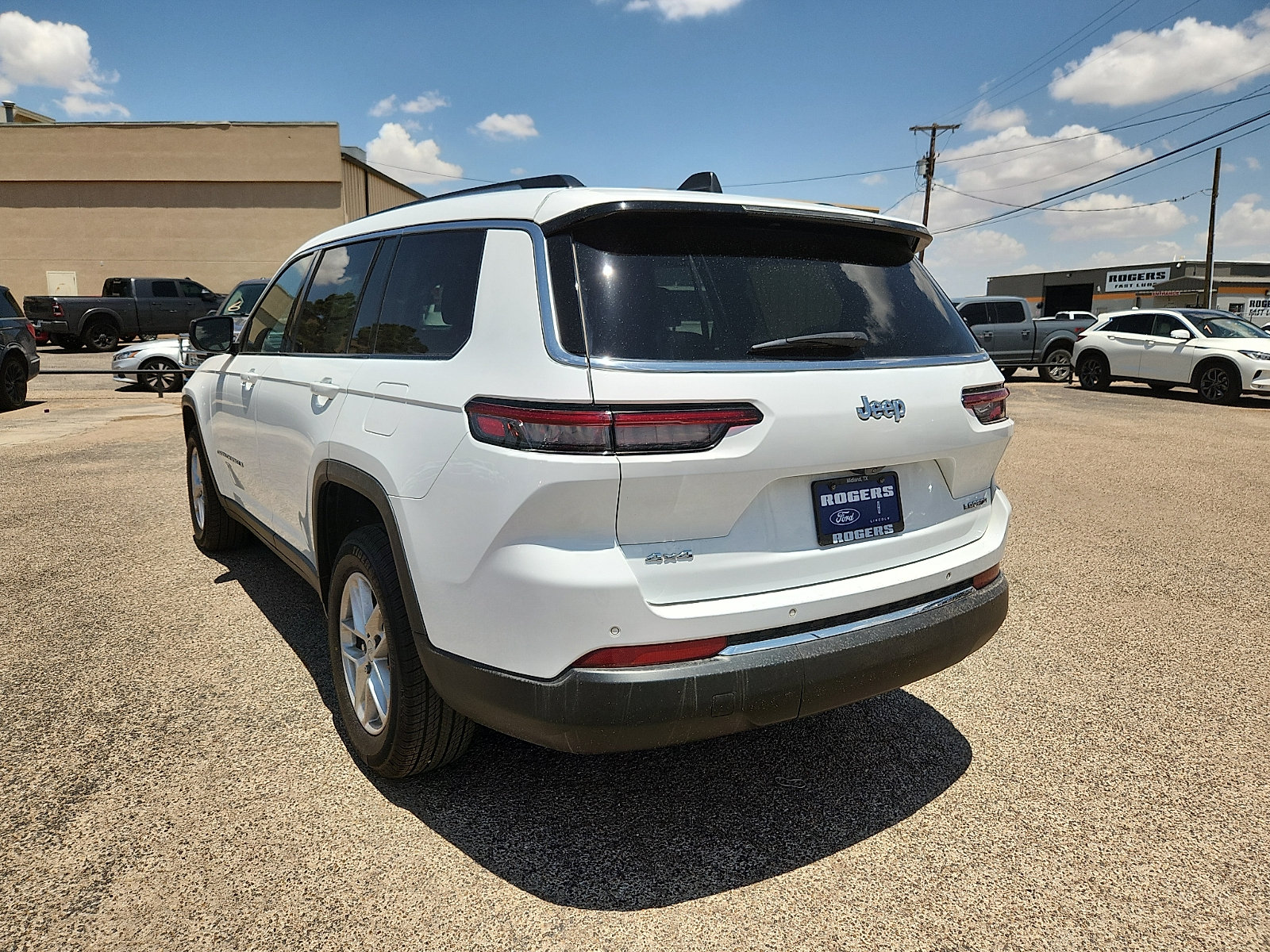 Used 2024 Jeep Grand Cherokee L Laredo AWD/4WD image 5