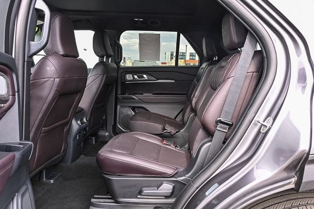 Certified 2025 Ford Explorer Platinum w/ LUX Leather Package AWD/4WD image 21
