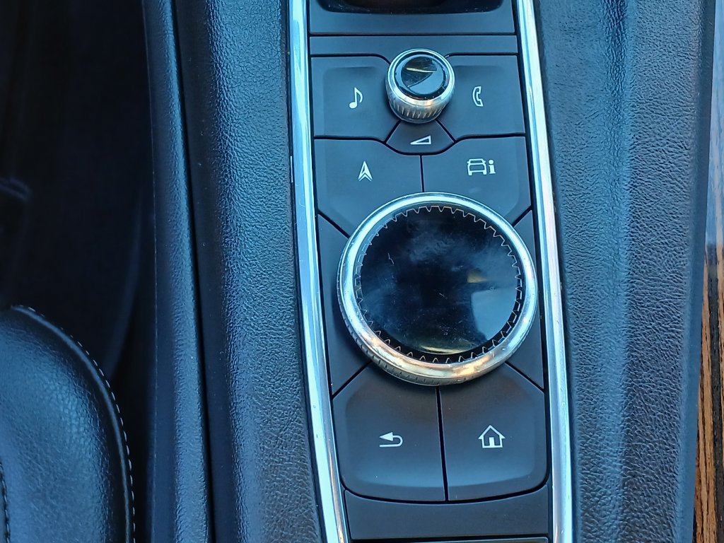 Used 2022 Cadillac Escalade ESV Luxury AWD/4WD image 19