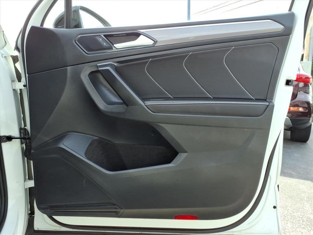 Used 2024 Volkswagen Tiguan SE R-Line image 10