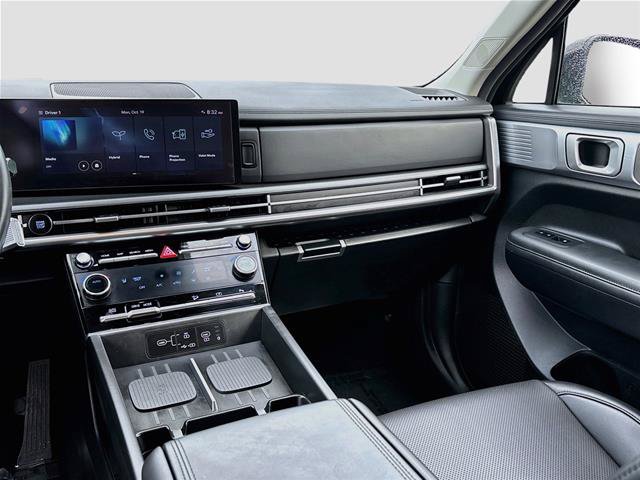 Used 2025 Hyundai Santa Fe SEL FWD image 23