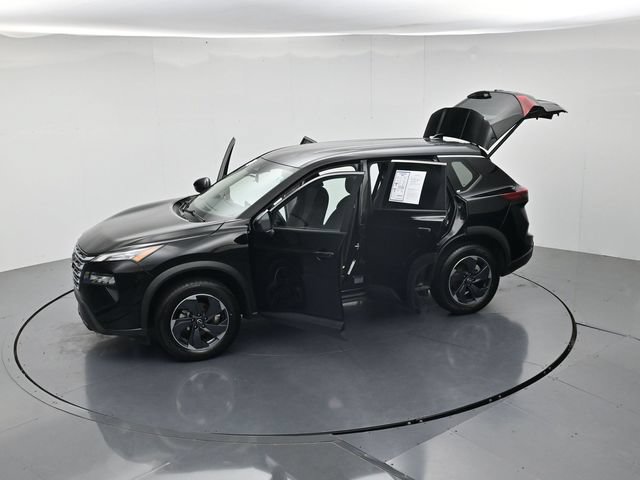 Used 2025 Nissan Rogue SV FWD image 47