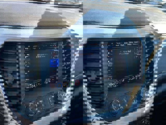 Used 2022 GMC Acadia SLT w/ Technology Package image 32