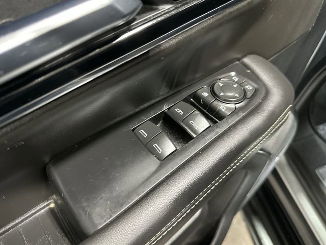 Used 2025 GMC Yukon XL Elevation w/ Elevation Premium Package image 19