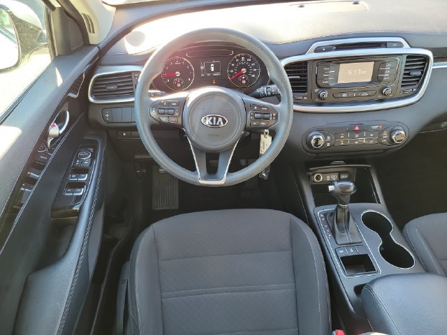 Used 2017 Kia Sorento AWD image 29