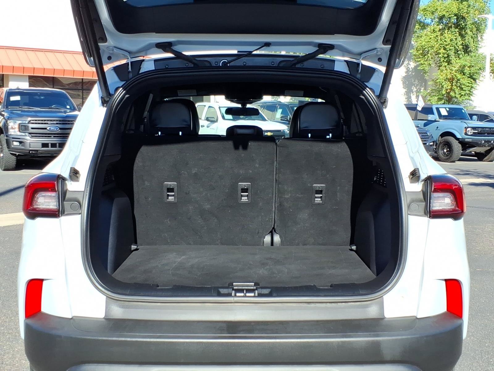 Certified 2025 Ford Escape ST-Line Select AWD/4WD image 11