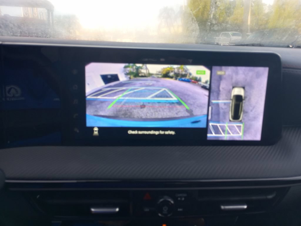 Used 2025 Nissan Kicks SR FWD image 24