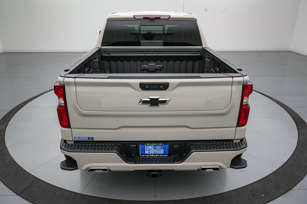 Used 2026 Chevrolet Silverado 1500 High Country AWD/4WD image 5