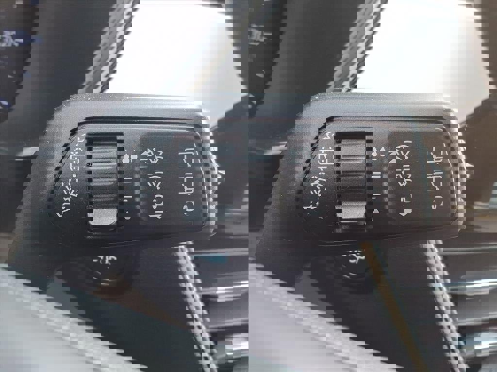 Certified 2020 Ford Escape SE image 26