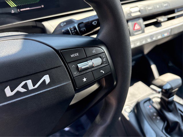 Used 2025 Kia K4 FWD image 23