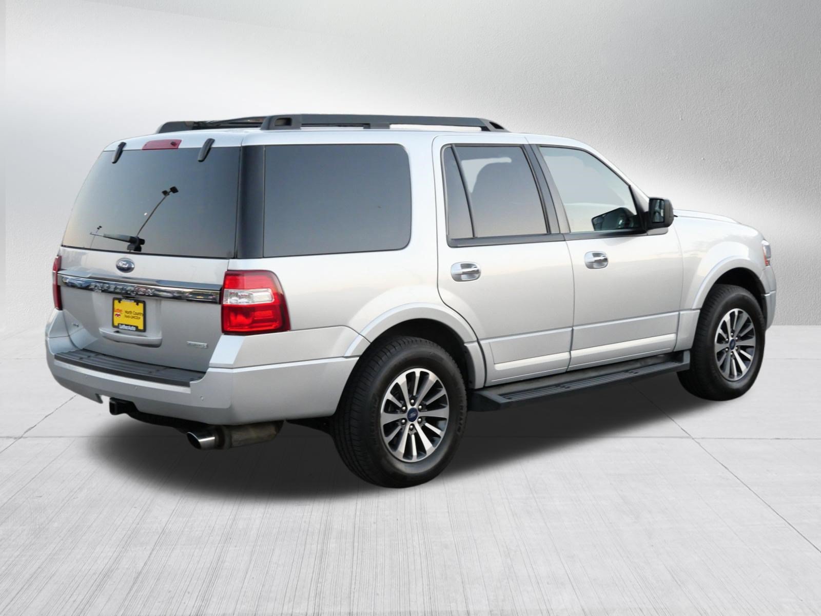 Certified 2017 Ford Expedition XLT AWD/4WD image 7
