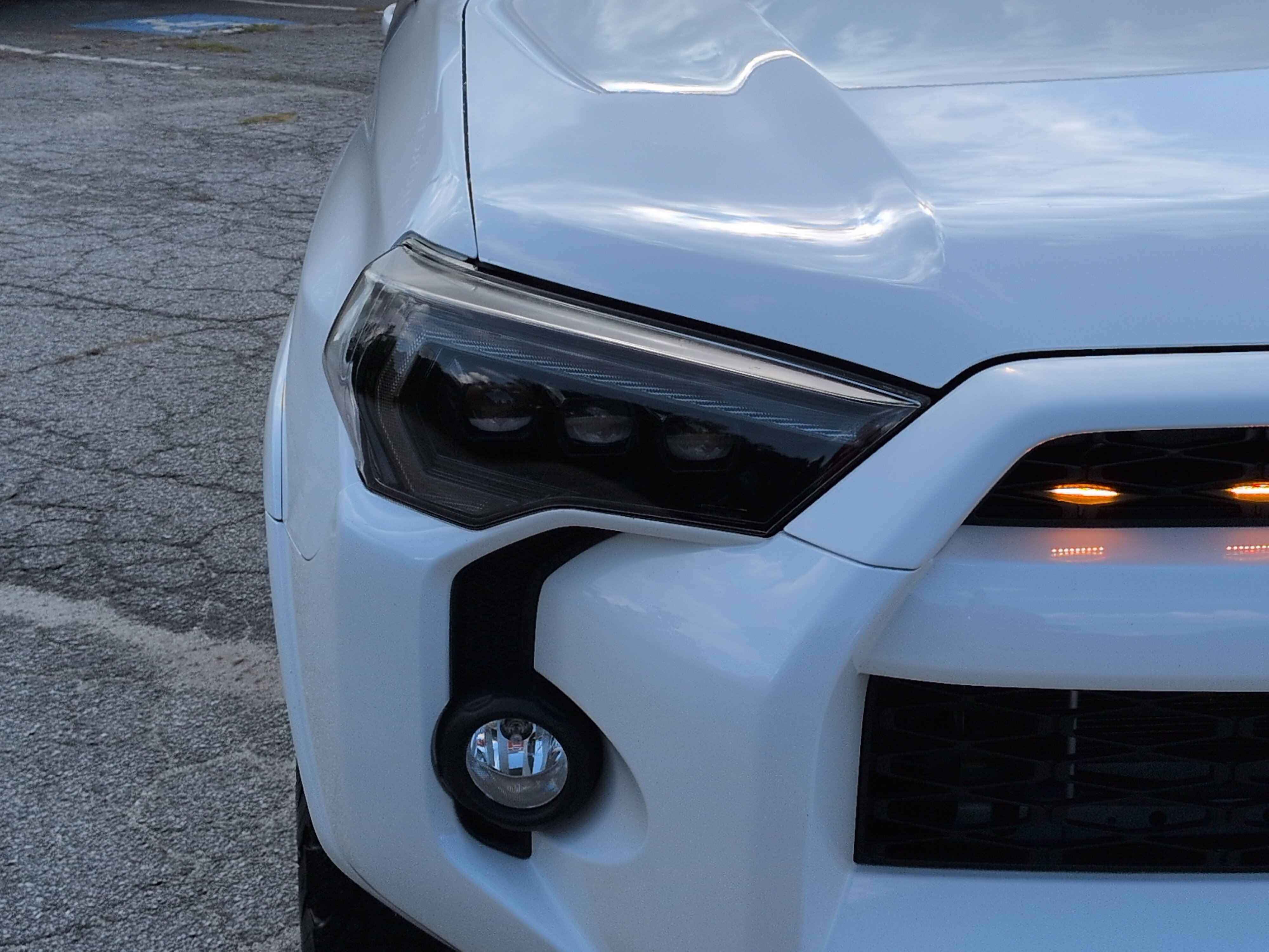 Used 2018 Toyota 4Runner SR5 Premium AWD/4WD image 8