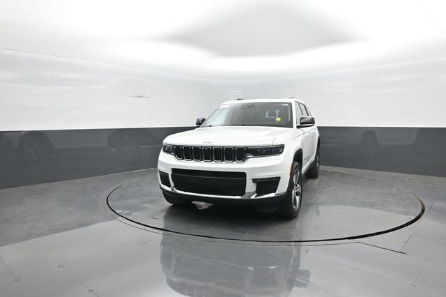 Used 2023 Jeep Grand Cherokee L Limited w/ Luxury Tech Group II image 3