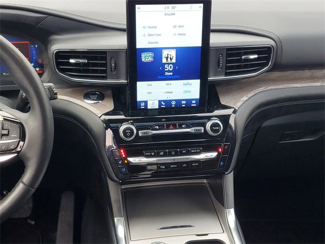 Certified 2022 Ford Explorer Platinum w/ Equipment Group 601A image 31