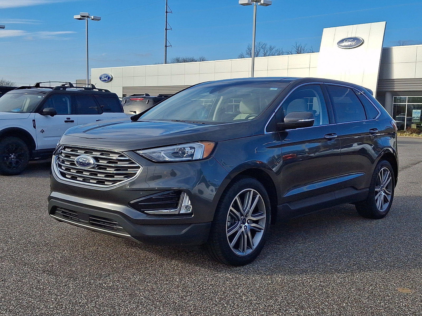Certified 2019 Ford Edge Titanium w/ Cold Weather Package image 4