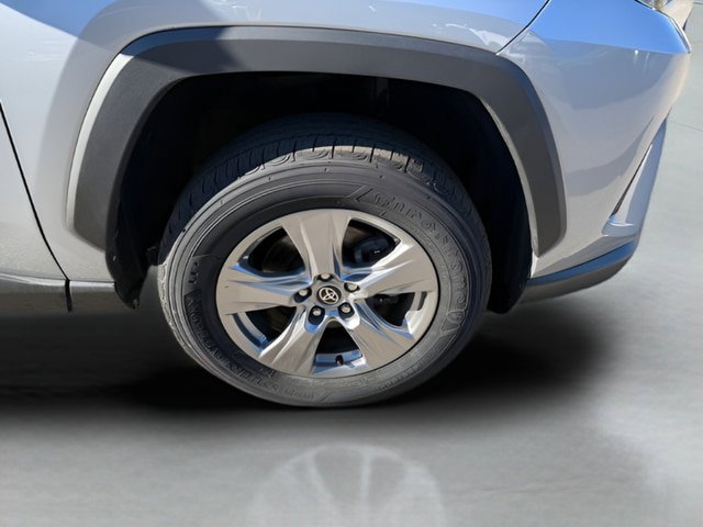 Used 2024 Toyota RAV4 XLE AWD/4WD image 29