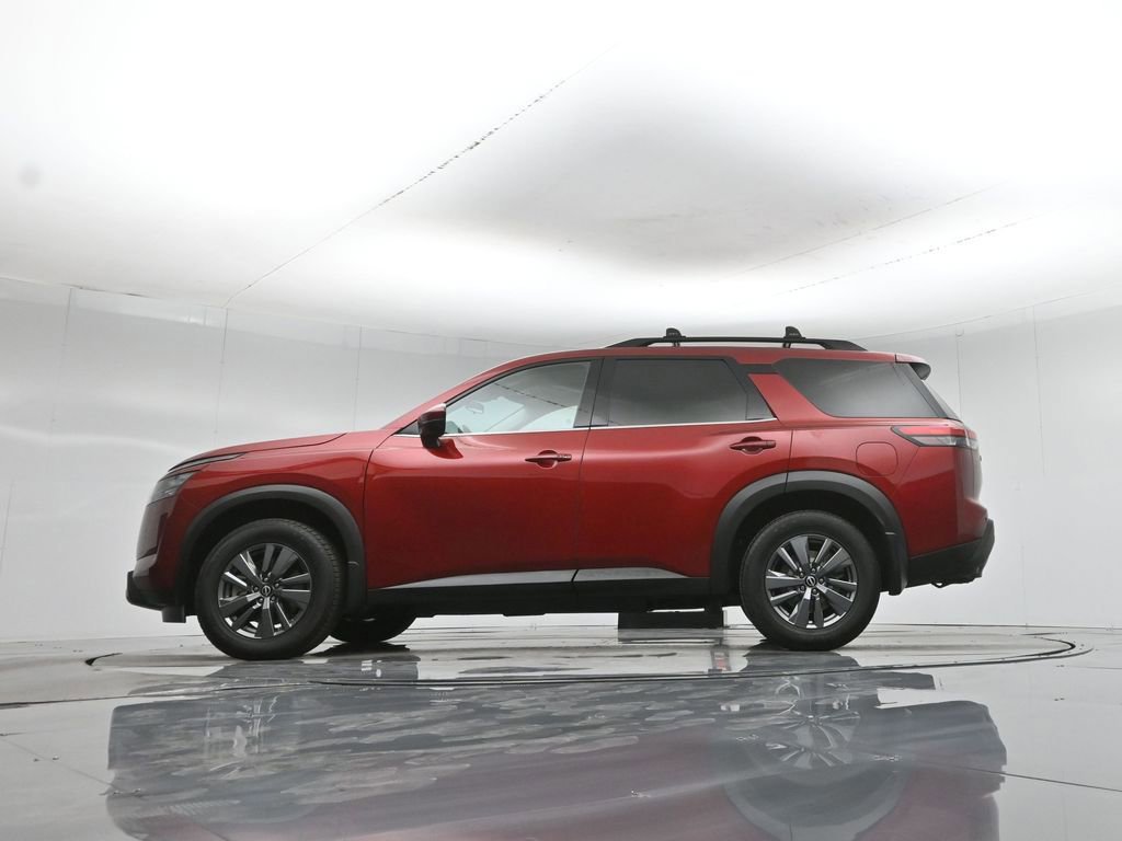 Used 2023 Nissan Pathfinder SV w/ SV Premium Package image 24