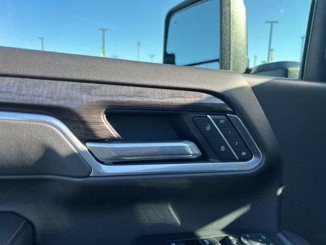 Used 2025 Chevrolet Silverado 2500 LTZ w/ LTZ Convenience Package image 12