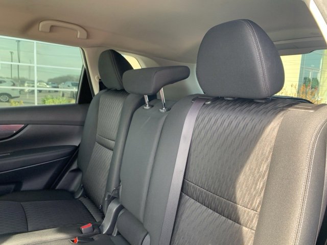 Used 2019 Nissan Rogue SV image 13