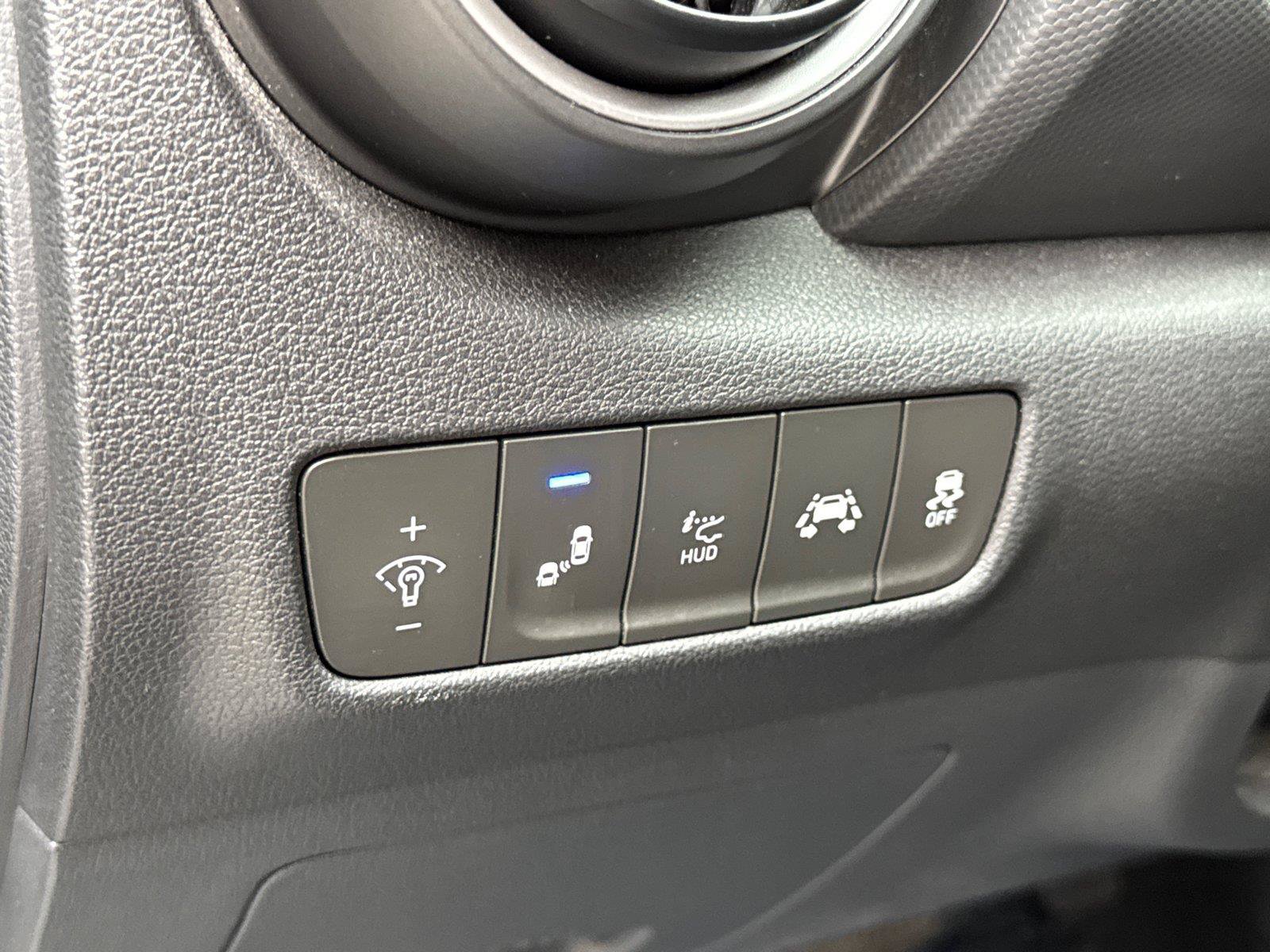 Used 2019 Hyundai Kona Ultimate AWD/4WD image 28