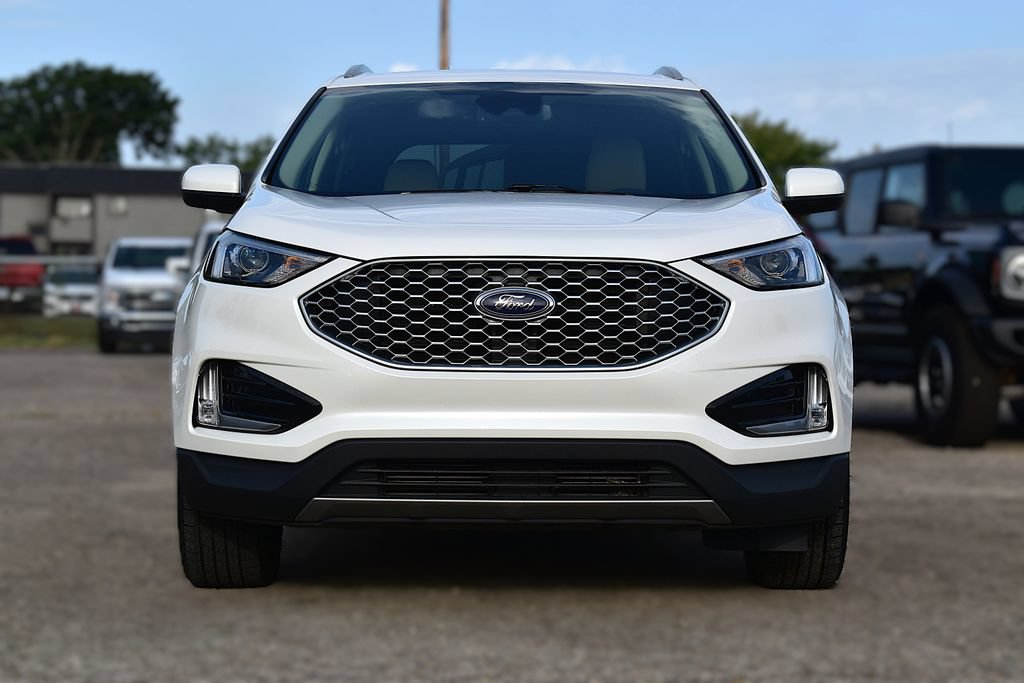 Certified 2023 Ford Edge SEL w/ Convenience Package AWD/4WD image 2