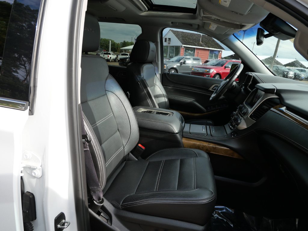 Used 2017 GMC Yukon XL Denali w/ Open Road Package AWD/4WD image 12