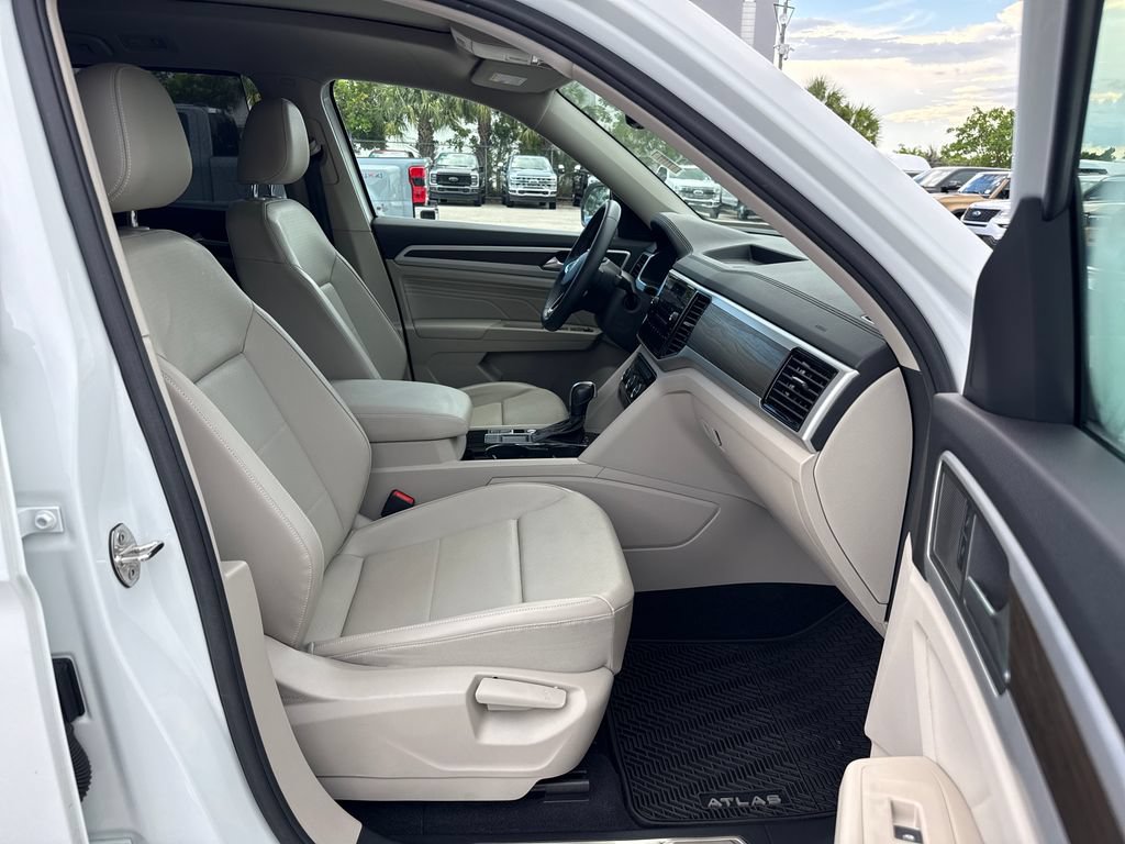 Used 2022 Volkswagen Atlas SE FWD image 25