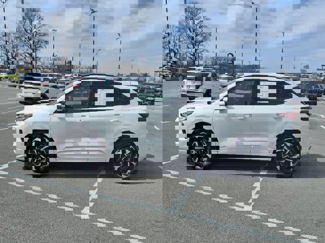 Certified 2023 Ford Escape ST-Line Select w/ Tech Pack #2 image 2