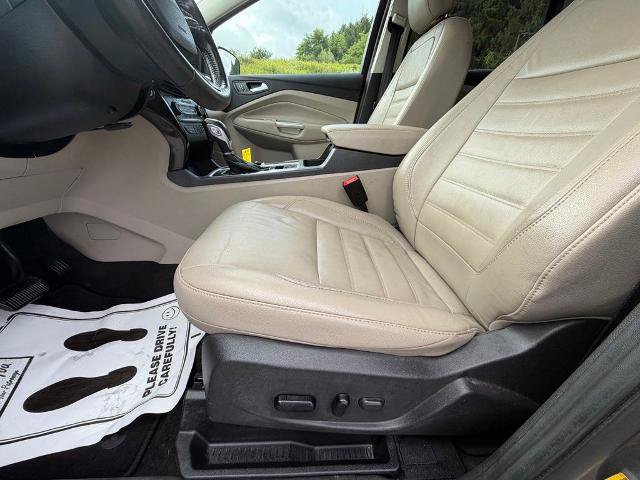 Certified 2019 Ford Escape Titanium AWD/4WD image 17
