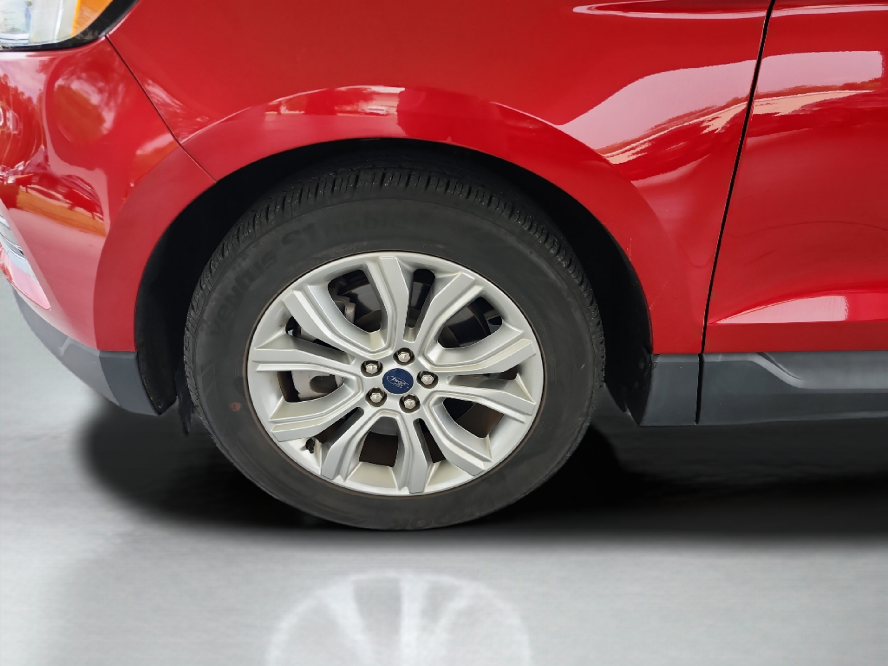 Certified 2021 Ford Edge Titanium FWD image 28