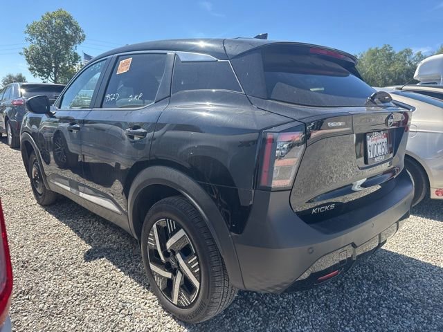 Used 2025 Nissan Kicks SV image 2