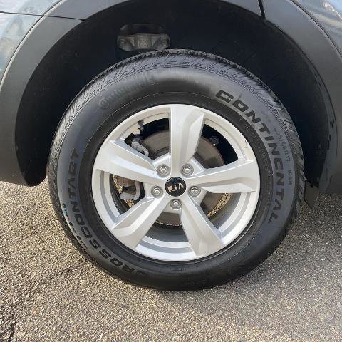 Used 2021 Kia Sorento LX image 26