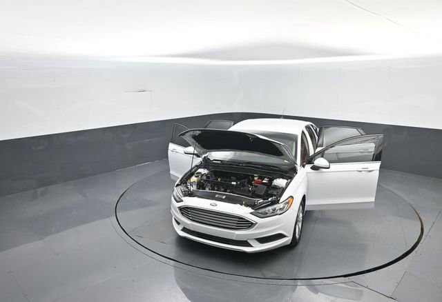 Certified 2018 Ford Fusion SE FWD image 40