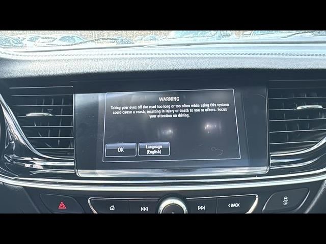Used 2018 Buick Regal Essence FWD image 24
