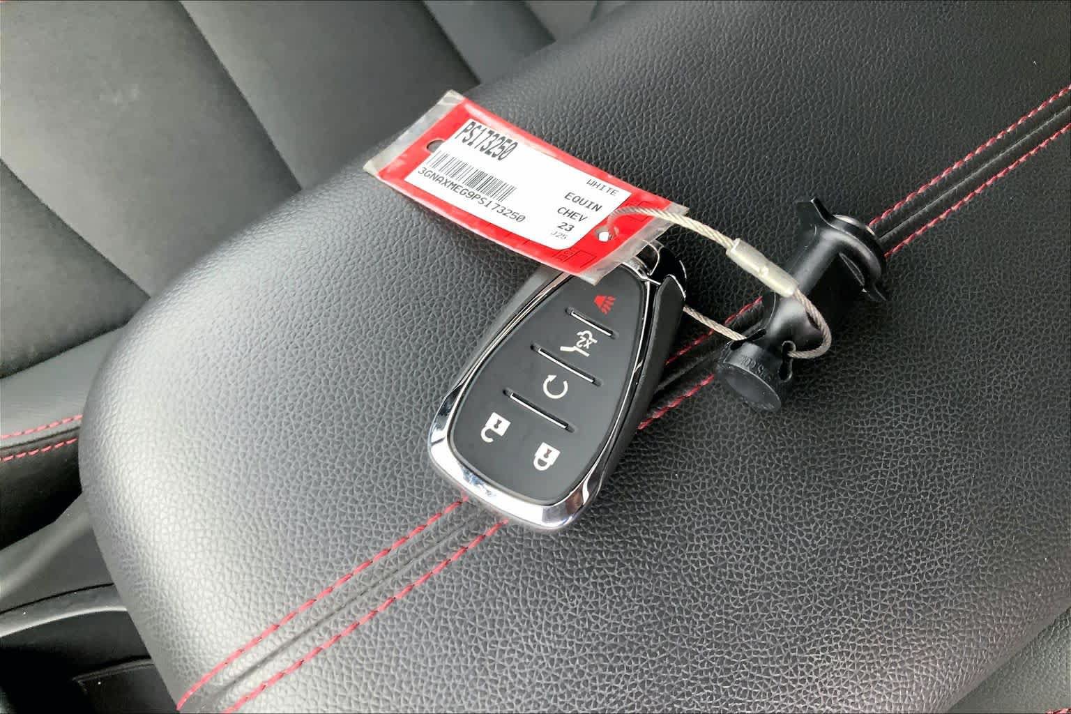 Used 2023 Chevrolet Equinox RS FWD image 14