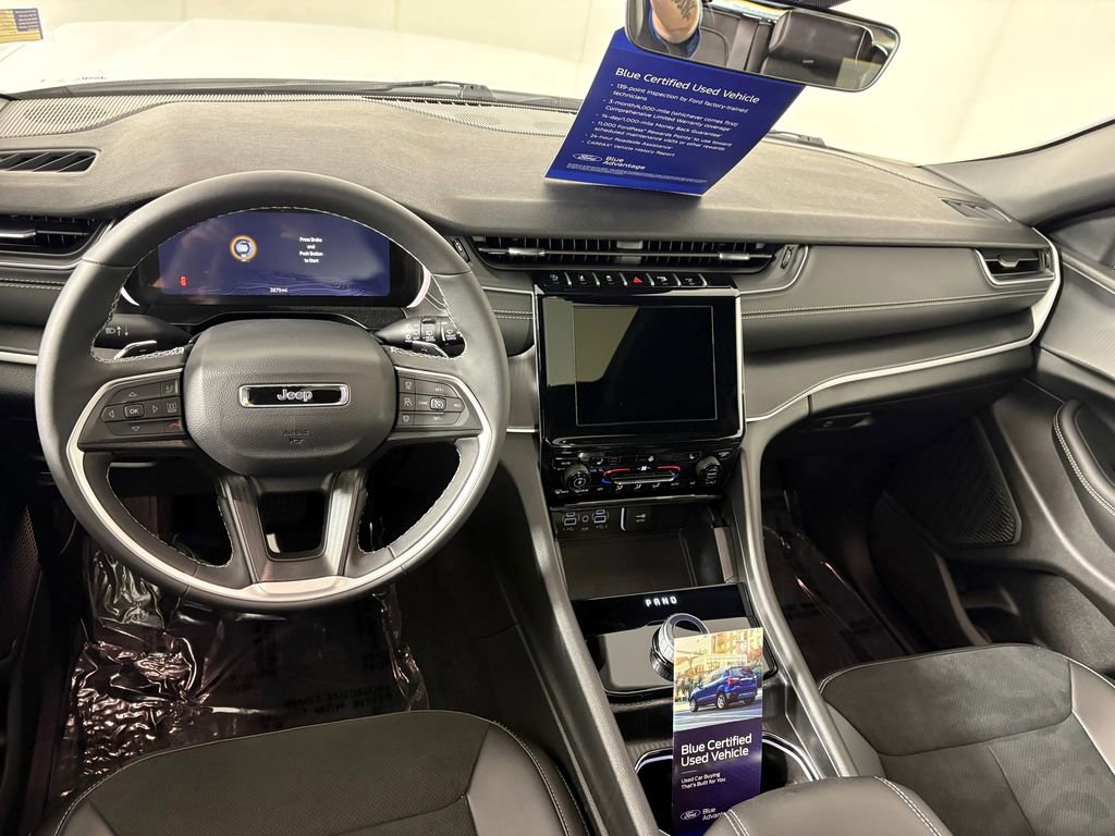 Used 2025 Jeep Grand Cherokee Altitude AWD/4WD image 27