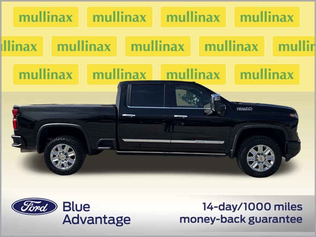 Used 2024 Chevrolet Silverado 2500 High Country w/ Technology Package AWD/4WD image 2