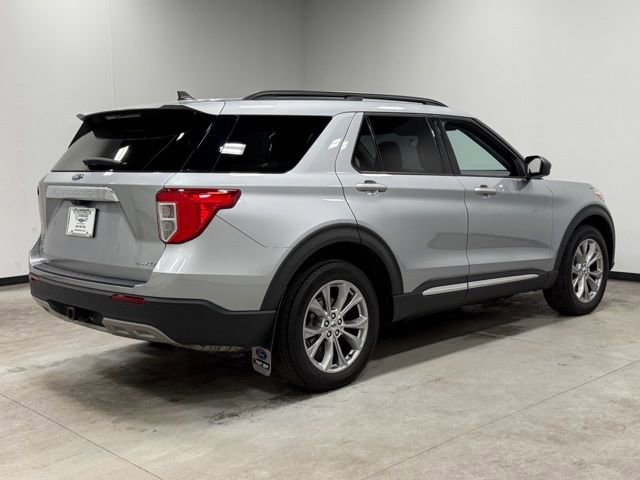 Certified 2022 Ford Explorer XLT w/ Equipment Group 202A AWD/4WD image 12