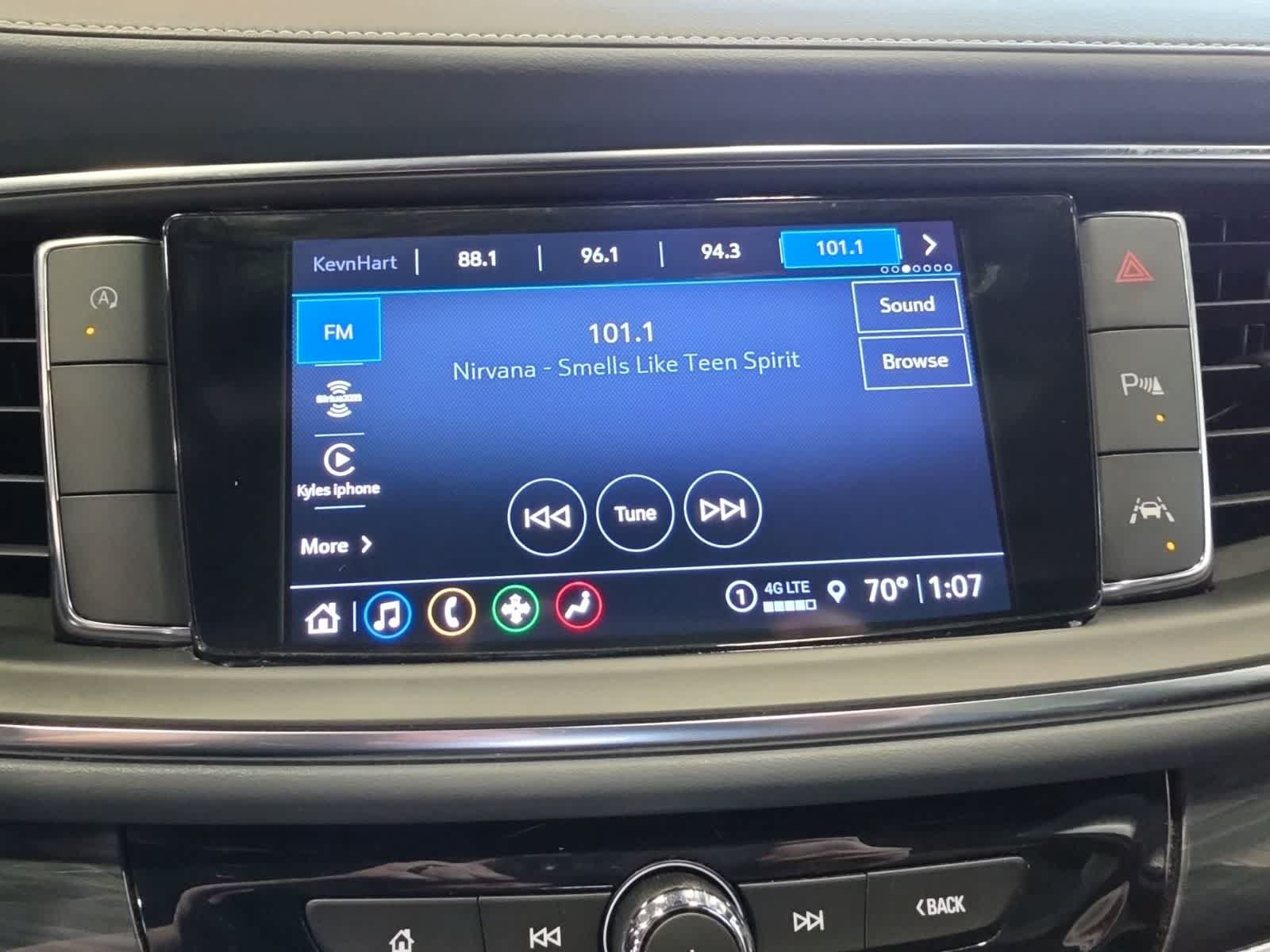 Used 2023 Buick Enclave Essence w/ Sport Touring Edition FWD image 28