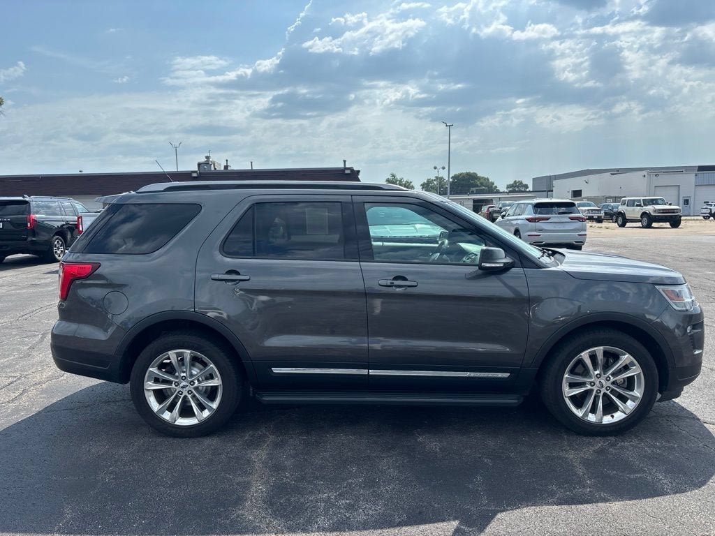 Certified 2018 Ford Explorer XLT w/ Equipment Group 202A AWD/4WD image 6