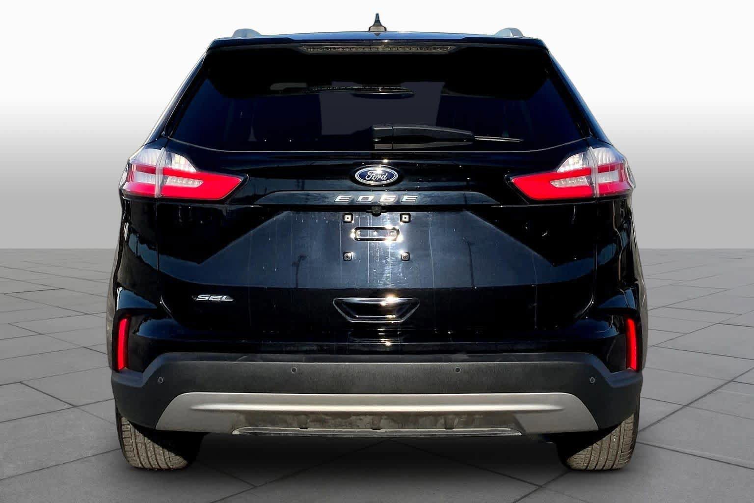 Certified 2023 Ford Edge SEL w/ Convenience Package AWD/4WD image 3