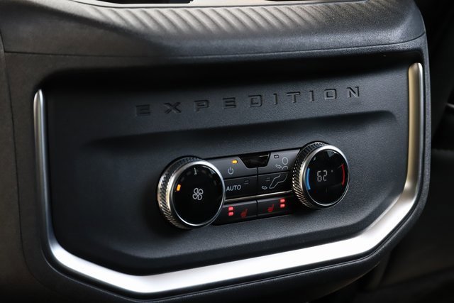 Certified 2025 Ford Expedition Platinum w/ Driver's Package image 20