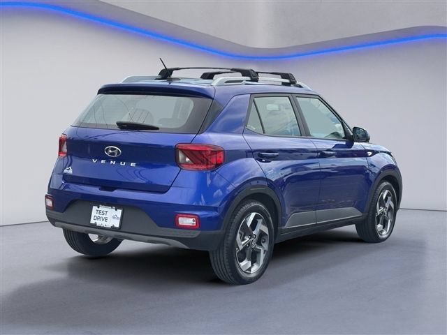Used 2023 Hyundai Venue SEL FWD image 6