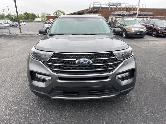 Certified 2022 Ford Explorer XLT w/ Equipment Group 202A AWD/4WD image 2