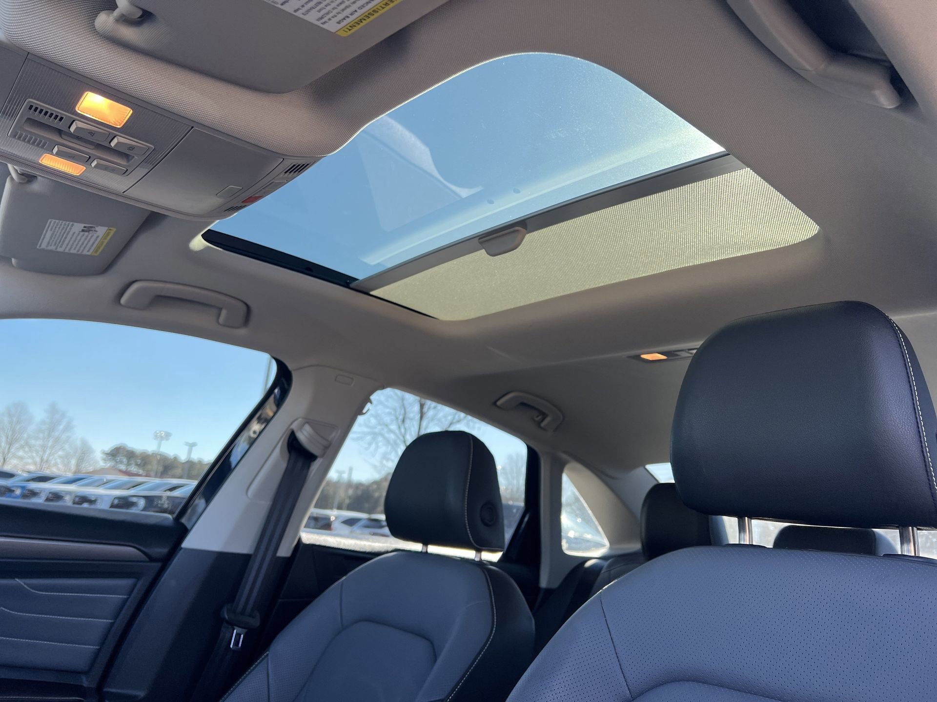 Used 2025 Volkswagen Jetta SEL image 25