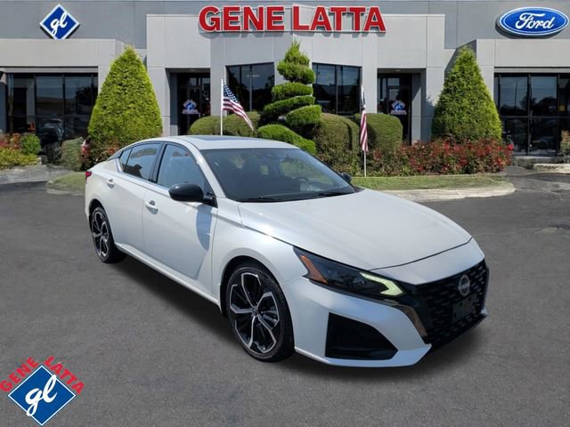 Used 2023 Nissan Altima 2.5 SR w/ SR Premium Package