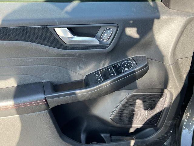 Certified 2023 Ford Escape ST-Line w/ Tech Pack #1 AWD/4WD image 6