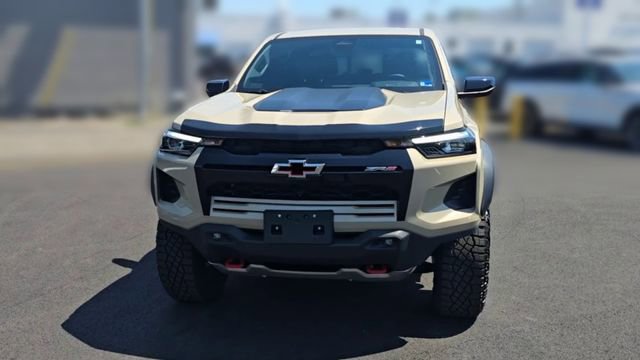 Used 2024 Chevrolet Colorado ZR2 w/ ZR2 Convenience Package III AWD/4WD image 4
